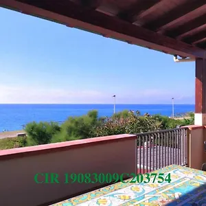- Sabbia , Capo dʼOrlando Italien