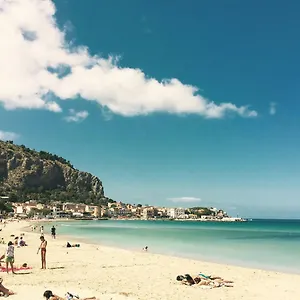 House , Mondello Italien